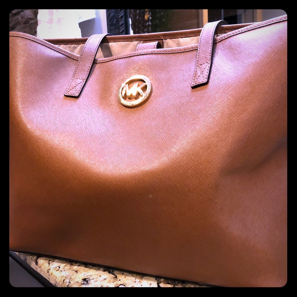 💕Michael Kors Jet Set Leather Tote🛫